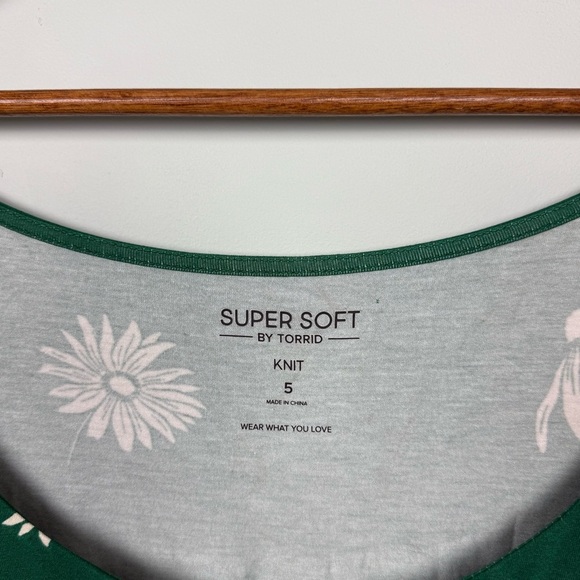 Torrid Super Soft Tie Front Keyhole Babydoll Top - Picture 4 of 9